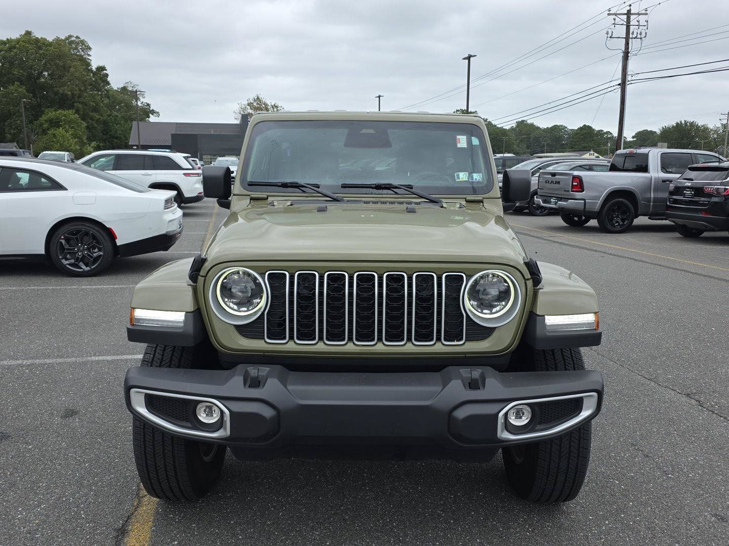 Used 2026 Jeep Wrangler Unlimited Sahara AWD/4WD image 2