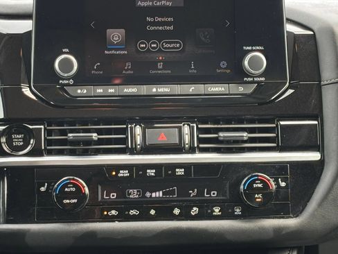 Used 2025 Nissan Pathfinder SV FWD image 14