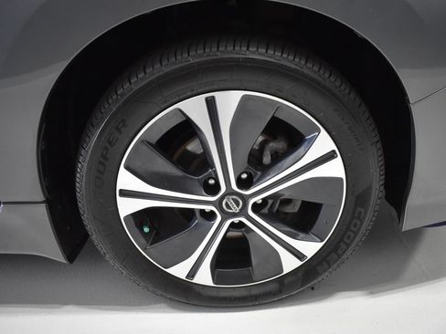 Used 2019 Nissan Leaf SL Plus FWD image 10