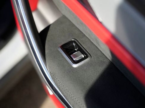 Used 2022 Jaguar F-PACE SVR image 39