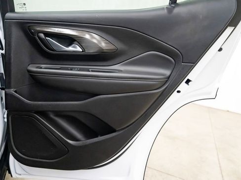 Used 2024 GMC Terrain SLT image 28