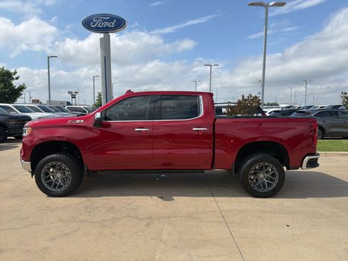 Used 2024 Chevrolet Silverado 1500 LTZ AWD/4WD image 2