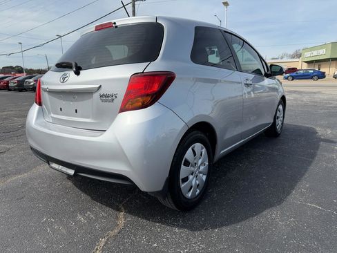 Used 2015 Toyota Yaris L image 5