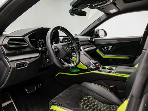 Used 2022 Lamborghini Urus image 40