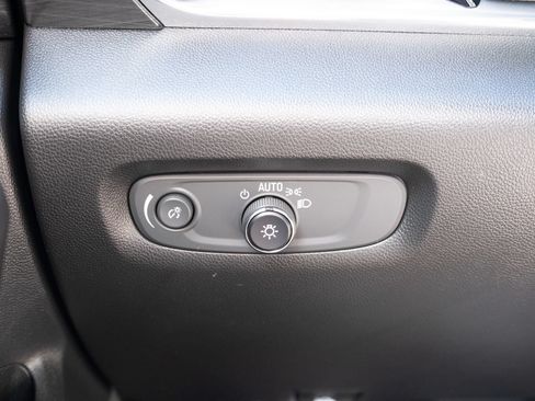 Used 2023 Chevrolet Traverse High Country AWD/4WD image 10