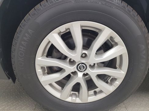 Used 2020 Nissan Rogue SV FWD image 31
