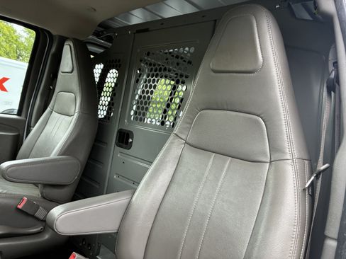 Used 2022 Chevrolet Express 2500 w/ Driver Convenience Package RWD image 24