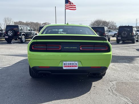 Used 2015 Dodge Challenger SRT Hellcat RWD image 6