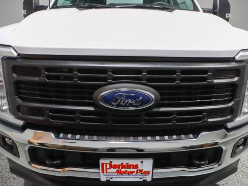 Used 2023 Ford F250 XL w/ FX4 Off-Road Package image 4