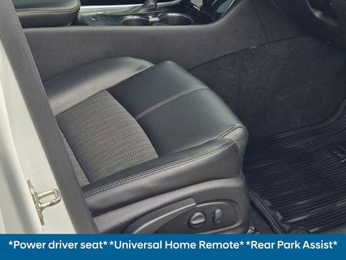 Used 2017 Chevrolet Impala LT w/ Convenience Package image 11