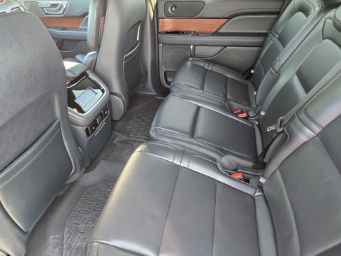 Used 2024 Lincoln Navigator Premiere AWD/4WD image 26