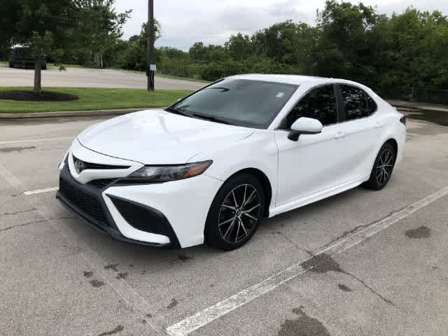 Used 2021 Toyota Camry SE FWD image 2