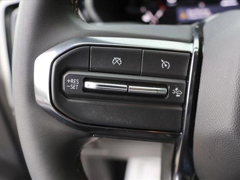Used 2025 GMC Canyon AT4 AWD/4WD image 14