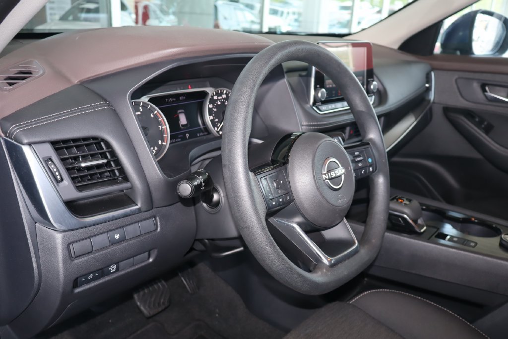 Used 2023 Nissan Rogue SV AWD/4WD image 17