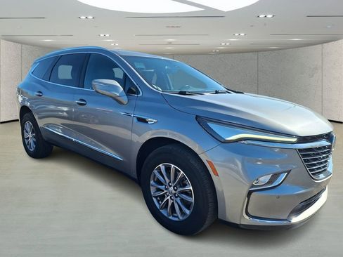 Used 2024 Buick Enclave Premium image 7