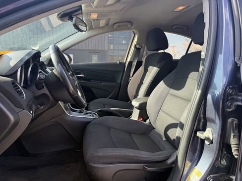 Used 2014 Chevrolet Cruze LT image 9