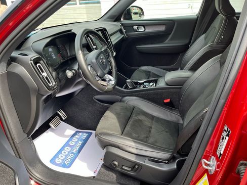 Used 2019 Volvo XC40 T5 R-Design image 7
