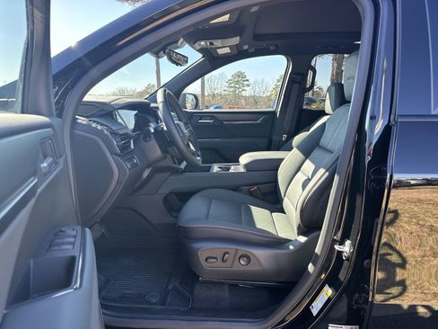 Used 2026 GMC Acadia AT4 w/ Super Cruise Package image 16