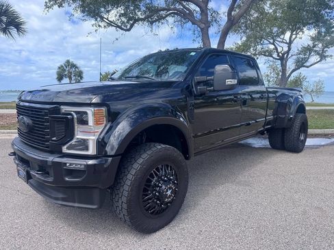 Used 2022 Ford F450 Platinum w/ FX4 Off-Road Package image 5