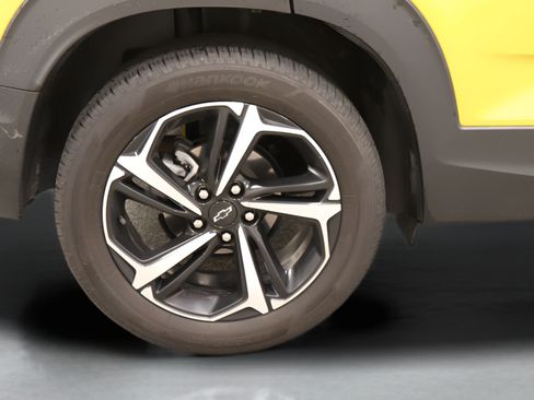 Used 2023 Chevrolet TrailBlazer RS w/ Sun and Liftgate Package FWD image 38