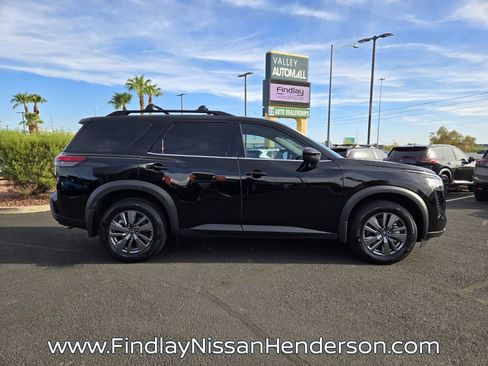 Used 2026 Nissan Pathfinder SV FWD image 7