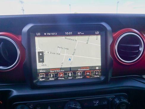 Used 2018 Jeep Wrangler Unlimited Rubicon w/ Dual Top Group AWD/4WD image 23