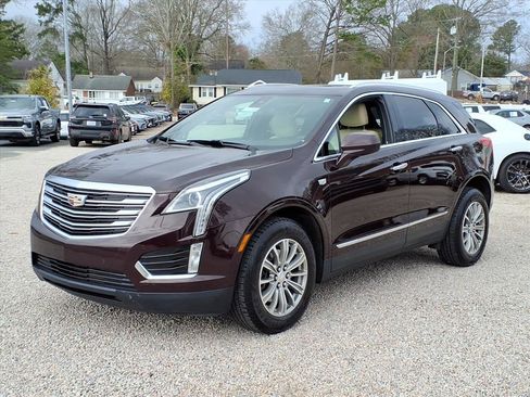 Used 2018 Cadillac XT5 Luxury w/ Driver Awareness Package image 3