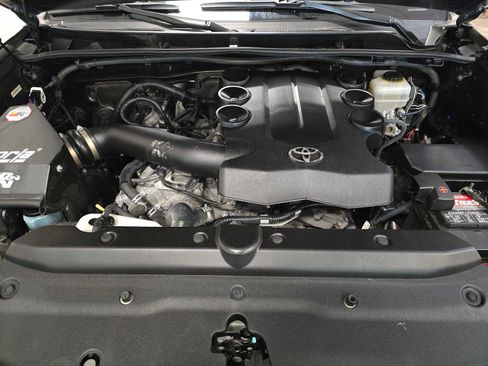 Used 2016 Toyota 4Runner TRD Pro AWD/4WD image 9
