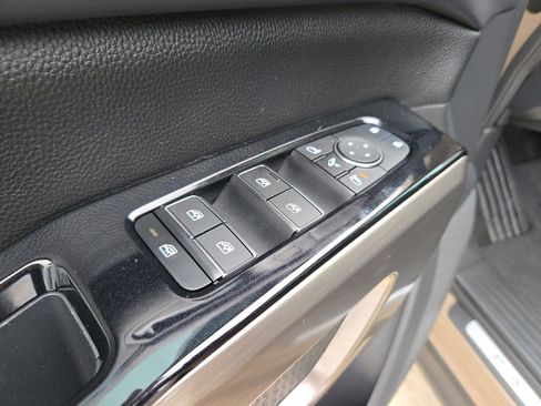 Certified 2024 Nissan Pathfinder Platinum FWD image 13