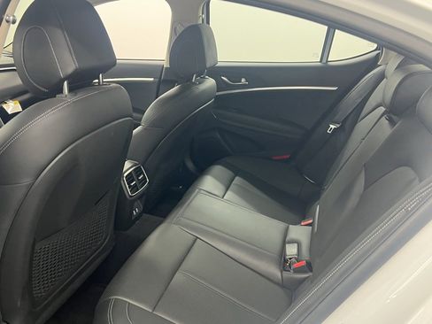 Used 2025 Genesis G70 2.5T image 11