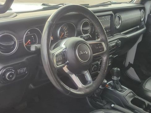 Used 2019 Jeep Wrangler Unlimited Sahara AWD/4WD image 12