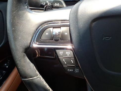 Used 2019 Lincoln Navigator Reserve AWD/4WD image 24