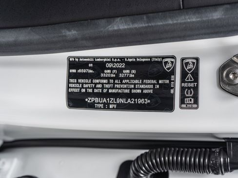 Used 2022 Lamborghini Urus AWD/4WD image 20
