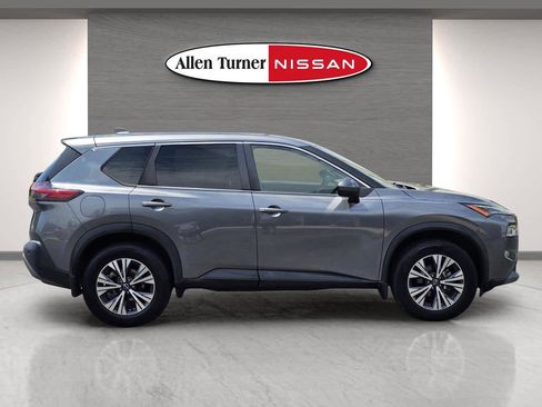 Used 2022 Nissan Rogue SV image 13