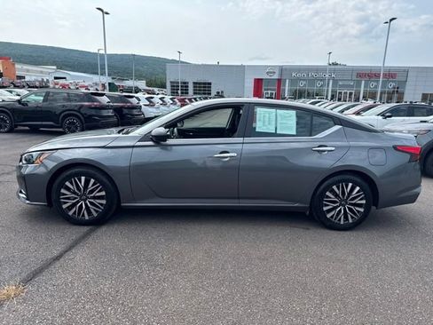 Certified 2025 Nissan Altima 2.5 SV FWD image 8