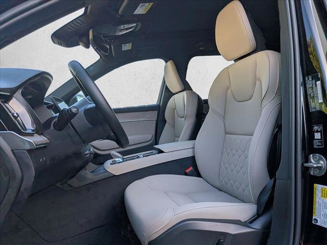 New 2026 Volvo XC90 T8 Plus w/ Protection Package Premier AWD/4WD image 4