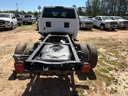 New 2026 RAM 5500 Tradesman w/ Chrome Appearance Group image 9