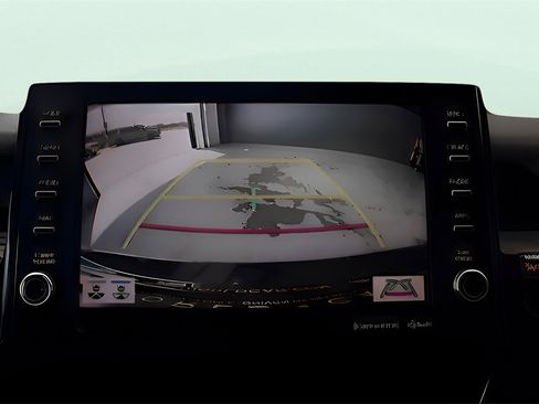 Used 2022 Toyota Camry XSE image 15