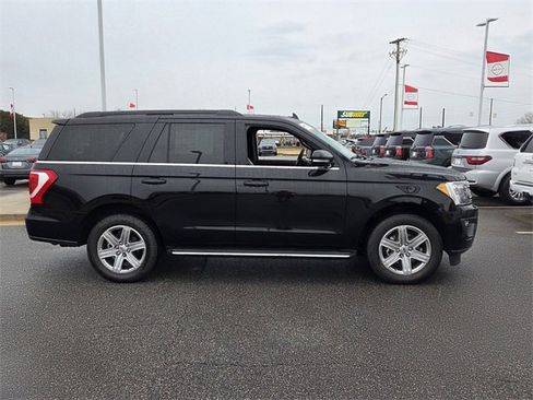 Used 2021 Ford Expedition XLT image 16