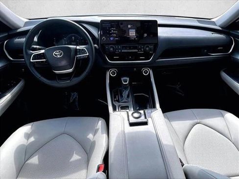 Used 2025 Toyota Grand Highlander FWD image 13