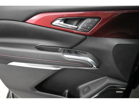 Used 2024 Chevrolet Traverse RS FWD image 10