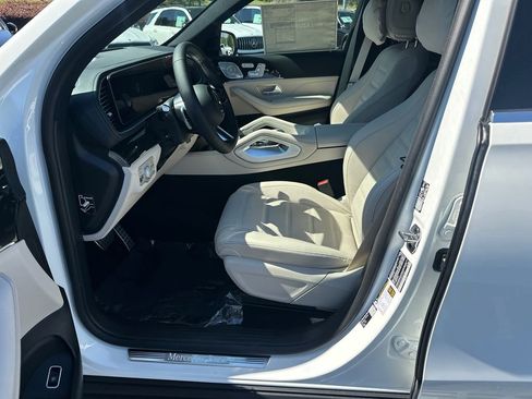 New 2026 Mercedes-Benz GLS 450 4MATIC image 9
