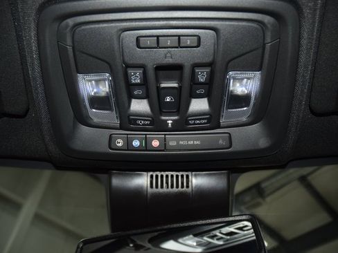 Used 2024 Chevrolet Silverado 1500 High Country w/ High Country Premium Package image 48