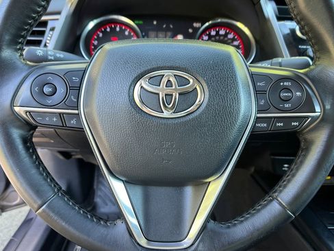 Used 2019 Toyota Camry XSE FWD image 14