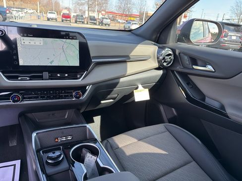 New 2026 Chevrolet Equinox LT w/ Convenience Package II image 22