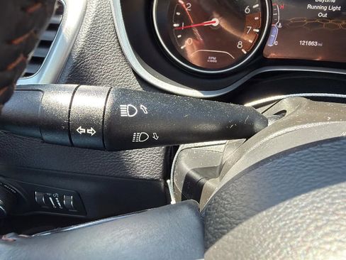 Used 2017 Jeep Compass Latitude w/ Popular Equipment Group AWD/4WD image 14