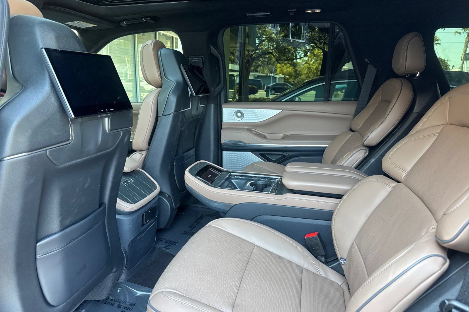 Used 2025 Lincoln Navigator Black Label AWD/4WD image 12