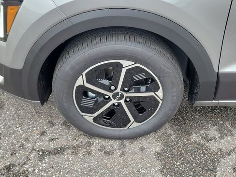 New 2026 Kia Niro EX FWD image 36