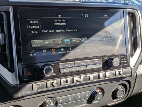 Used 2025 Nissan Frontier SV image 13