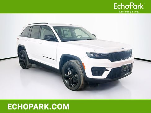 Used 2023 Jeep Grand Cherokee Altitude AWD/4WD image 1